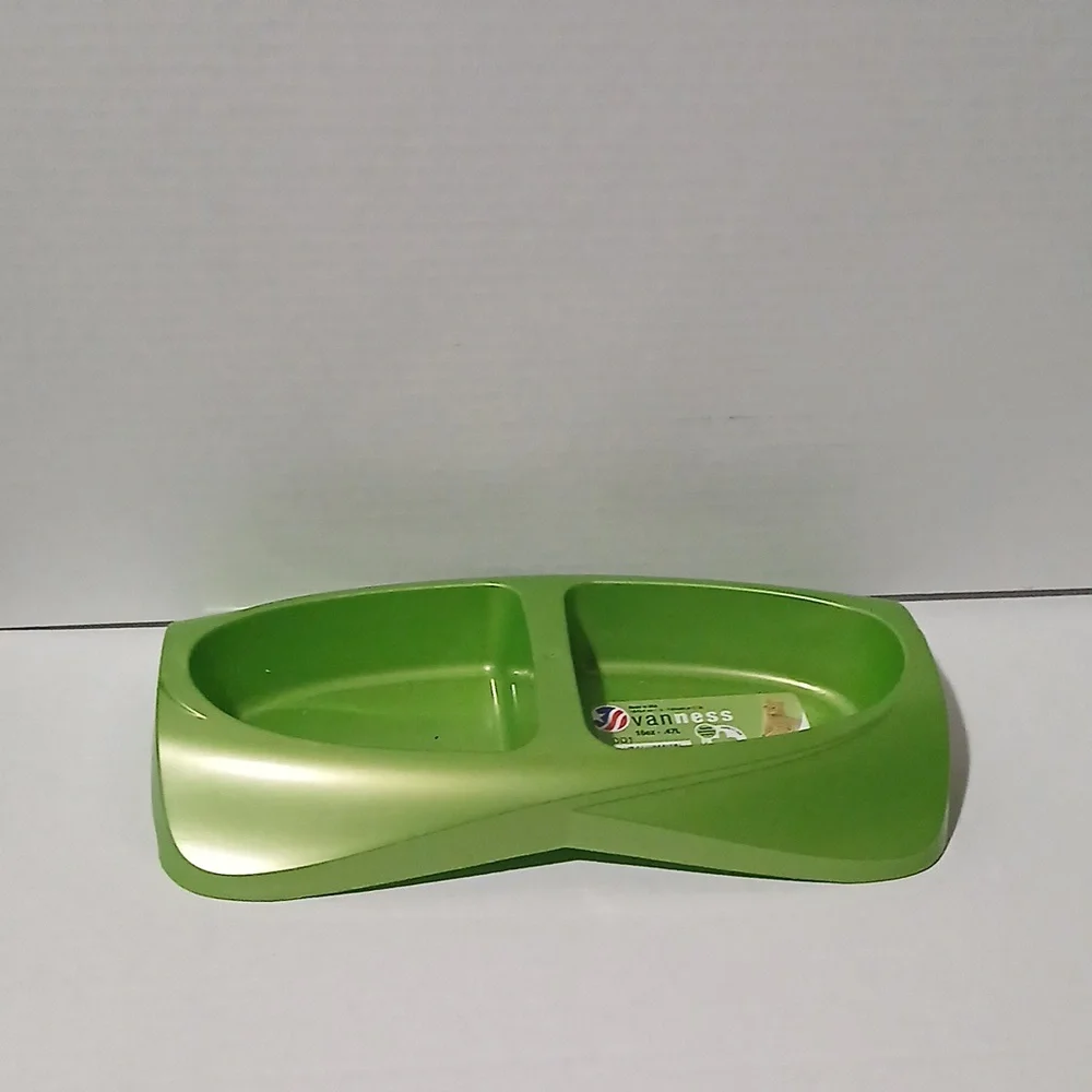 Vanness Made In USA for Kittens Cats Green 16 oz nwt